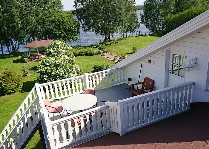 Arctic River Apartment